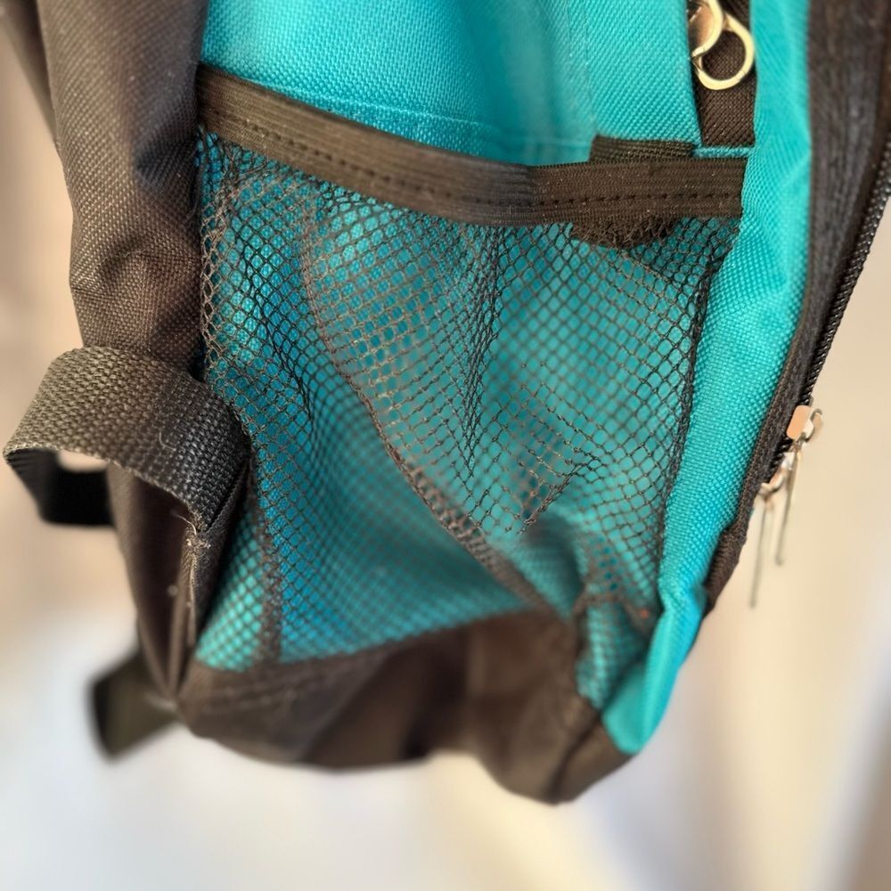 Everest Backpack - Picture 4 of 7